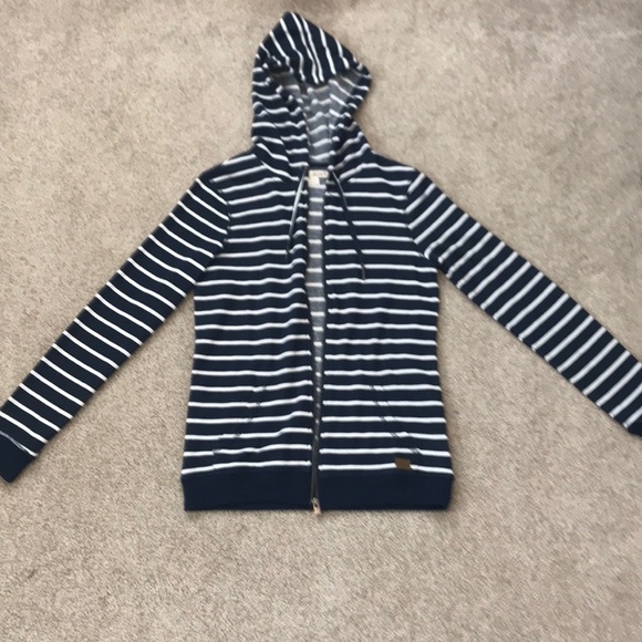 Roxy Sweaters - Light weight. casual Roxy zip-up sweater